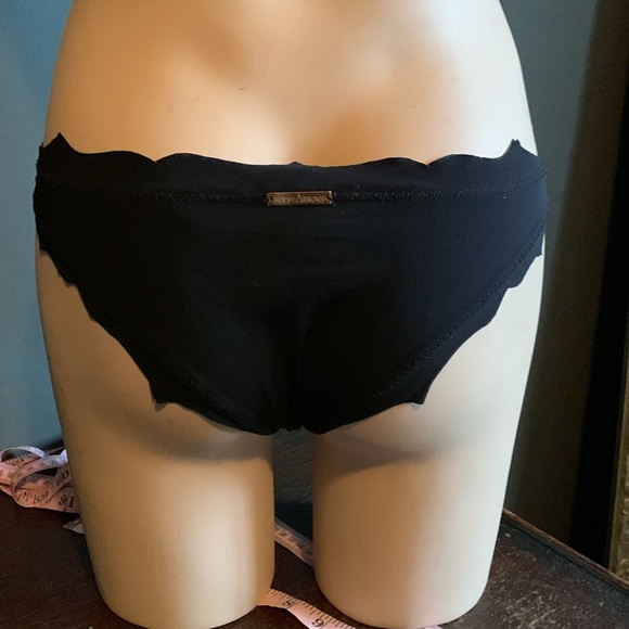 BOYS + ARROWS black bikini - Picture 11 of 16